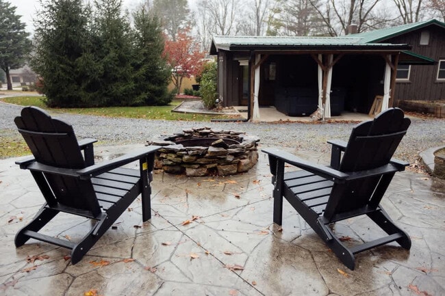 Building Photo - 521 Baywood Dr