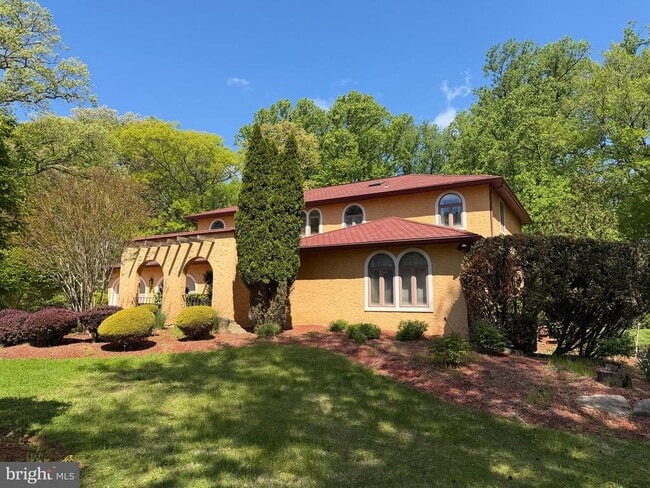 Building Photo - 1317 Mettler Rd