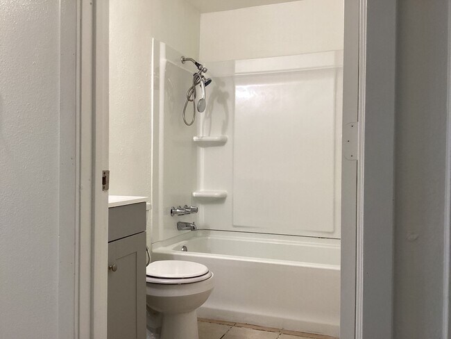 Building Photo - 3278 - Lucas