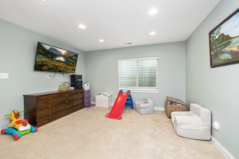 Building Photo - 4438 E Hurstbourne Dr