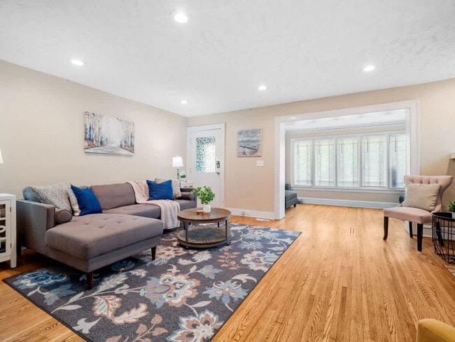 Building Photo - 3222 West Blvd