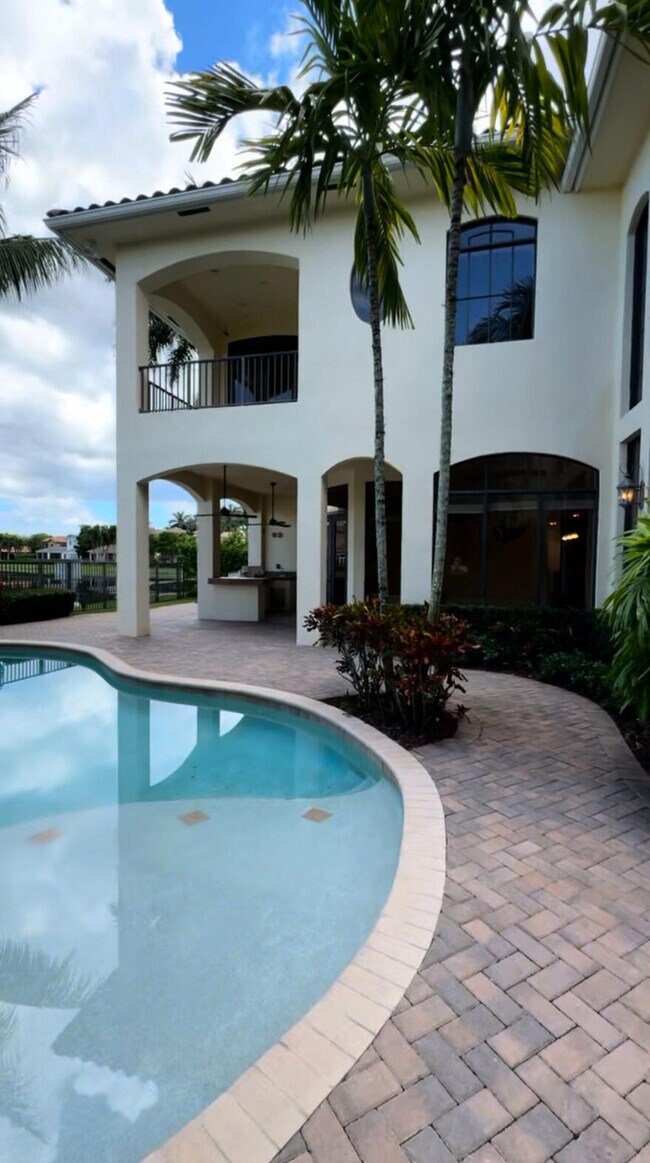 Building Photo - 9407 Bridgebrook Dr