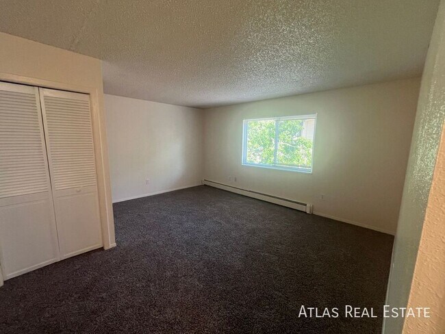 Building Photo - 405 St Vrain Pl