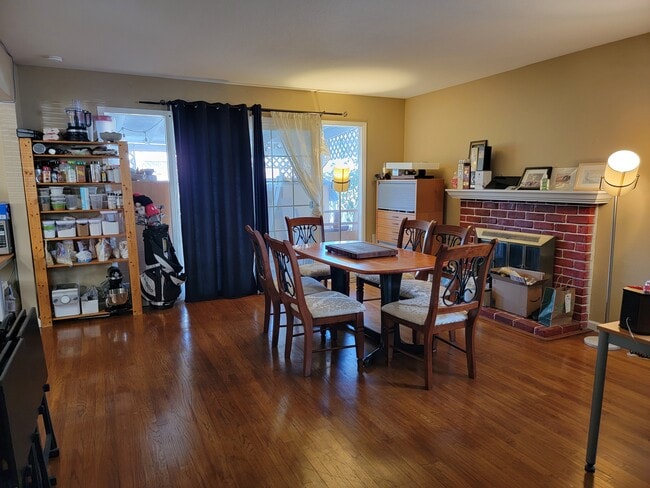 Building Photo - 738 San Simeon St