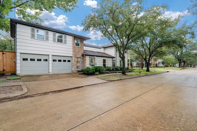 Building Photo - 6601 Brompton Rd