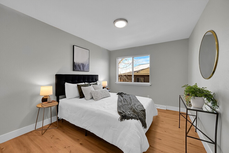 Building Photo - 7700 W Glasgow Pl