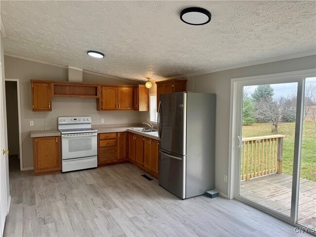 Building Photo - 4943 Forest Ave