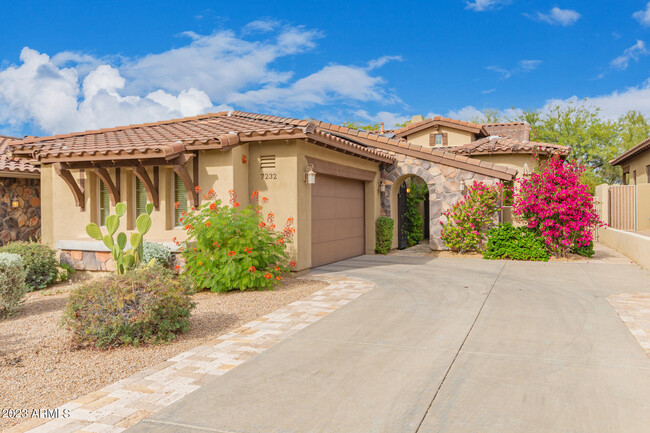 Building Photo - 7232 E Eclipse Dr