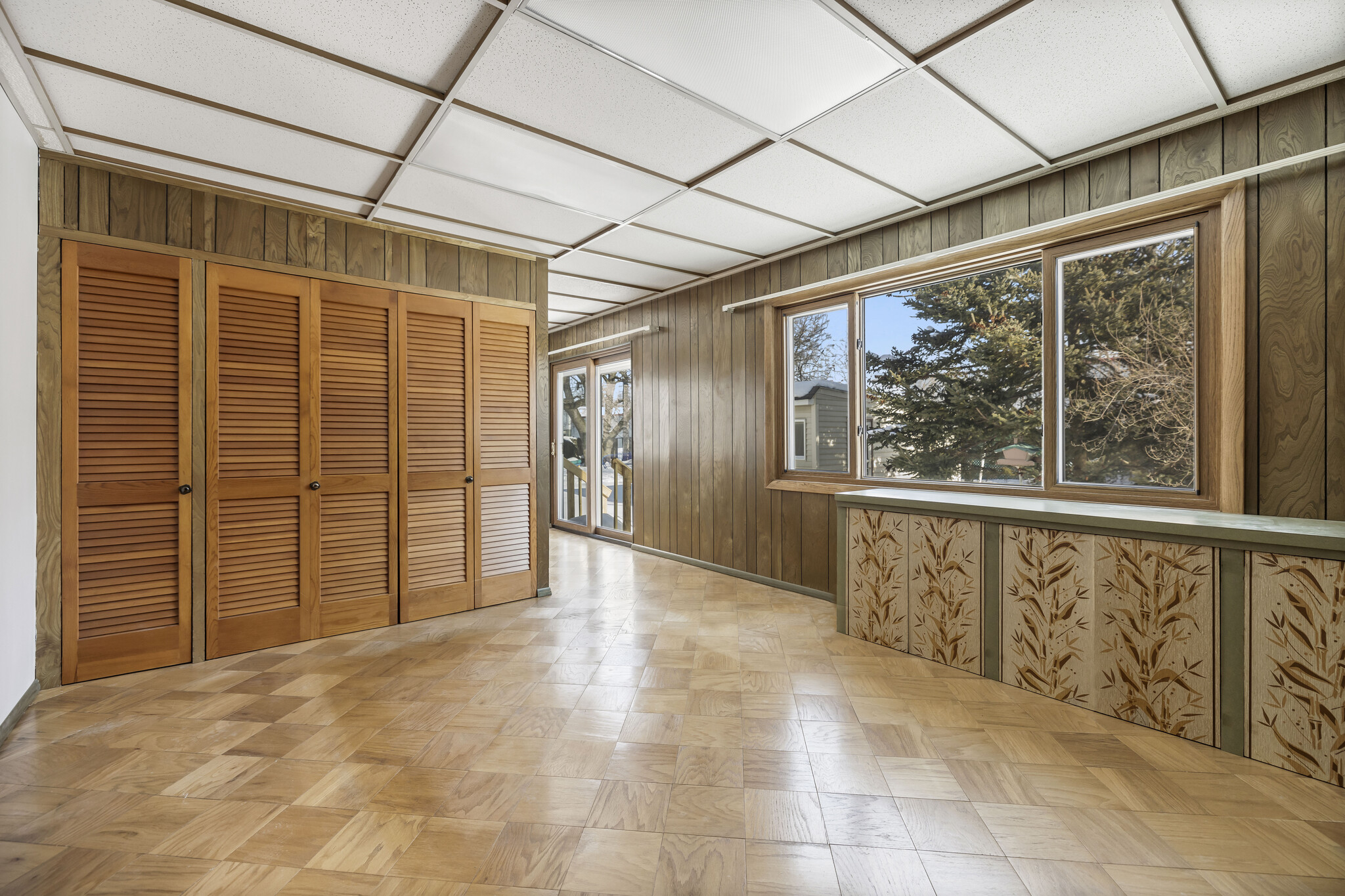 Building Photo - 1515 Longwood Dr