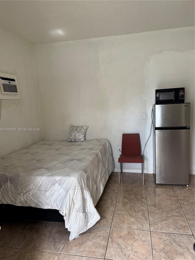 Building Photo - 1822 Cleveland St