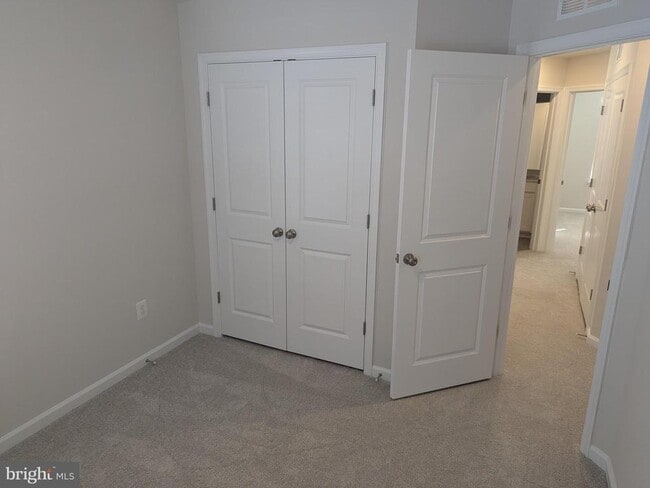 Building Photo - 212 Swan Fld Ave