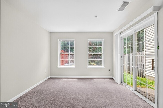 Building Photo - 9743 Quiet Brook Ln