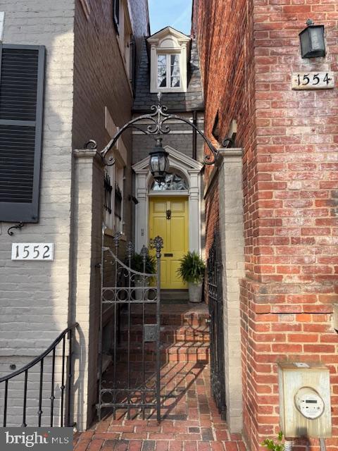 Building Photo - 1552 34th St NW