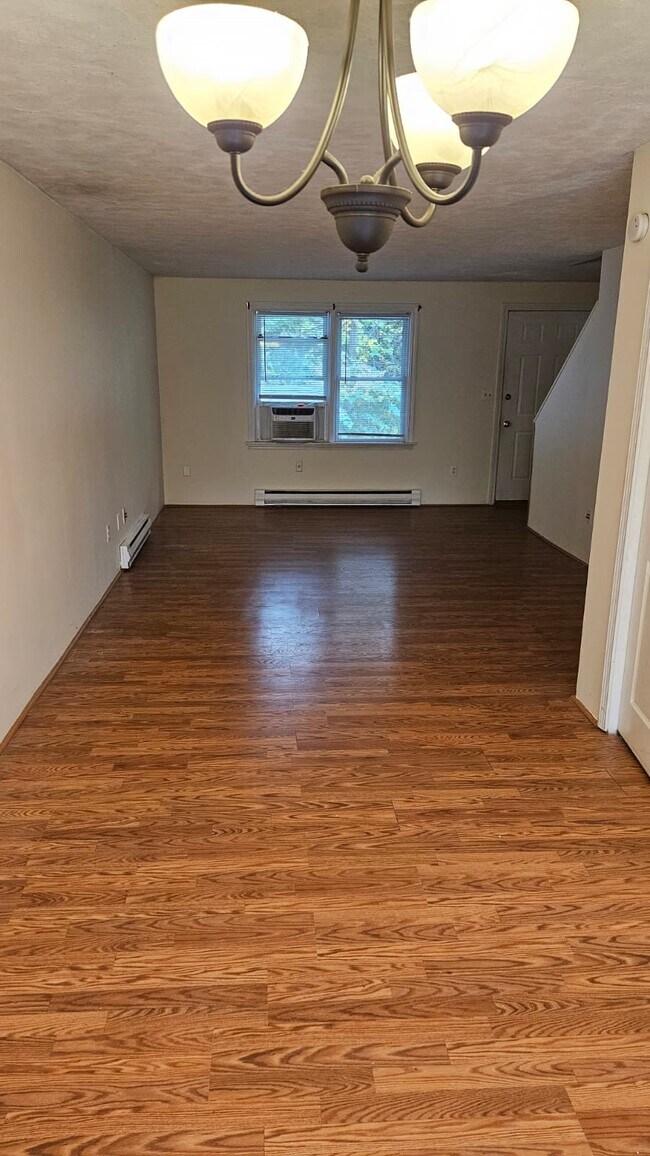 Building Photo - 165 Alice St