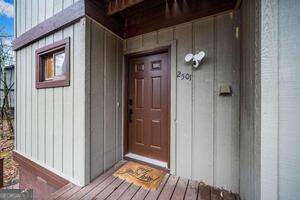 Building Photo - 2501 Fairway Oaks