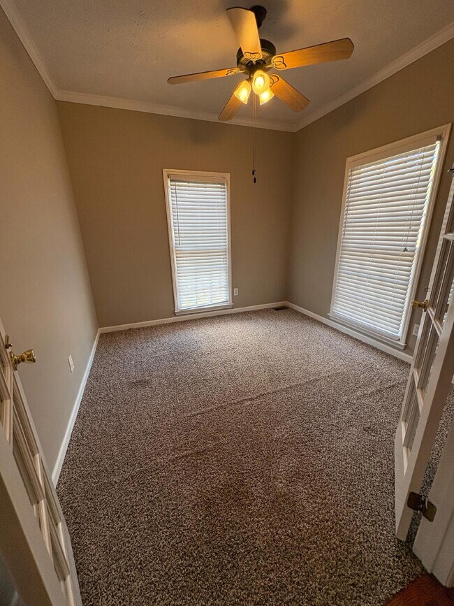 Building Photo - Beautiful executive home, in desirable neighborhood close to schools and Fort Bragg