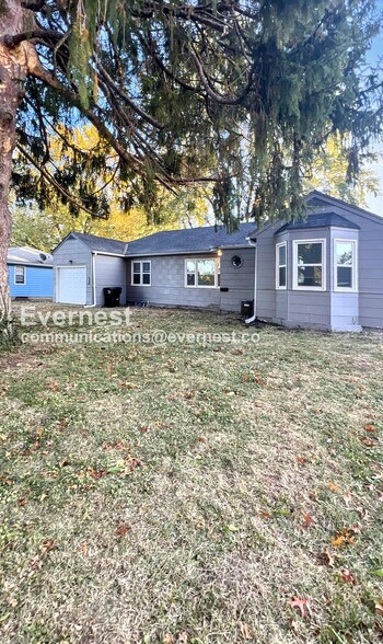 Building Photo - 9611 E 33rd St S