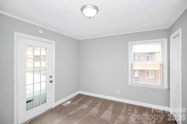 Building Photo - 1017 McLain Rd