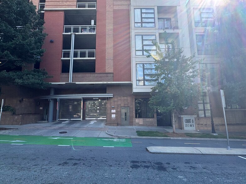 Primary Photo - 525 E 6th St