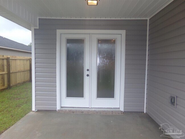 Building Photo - 5621 Peach Dr