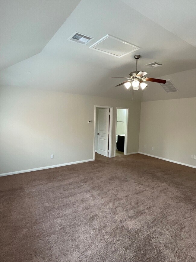 Building Photo - 10022 Western Pine Trail