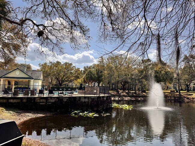 Building Photo - 13703 Richmond Park Dr N