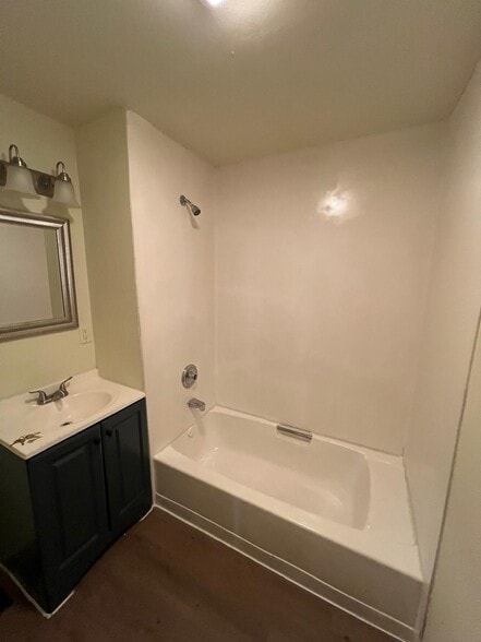 Primary Photo - 714 McKinley St