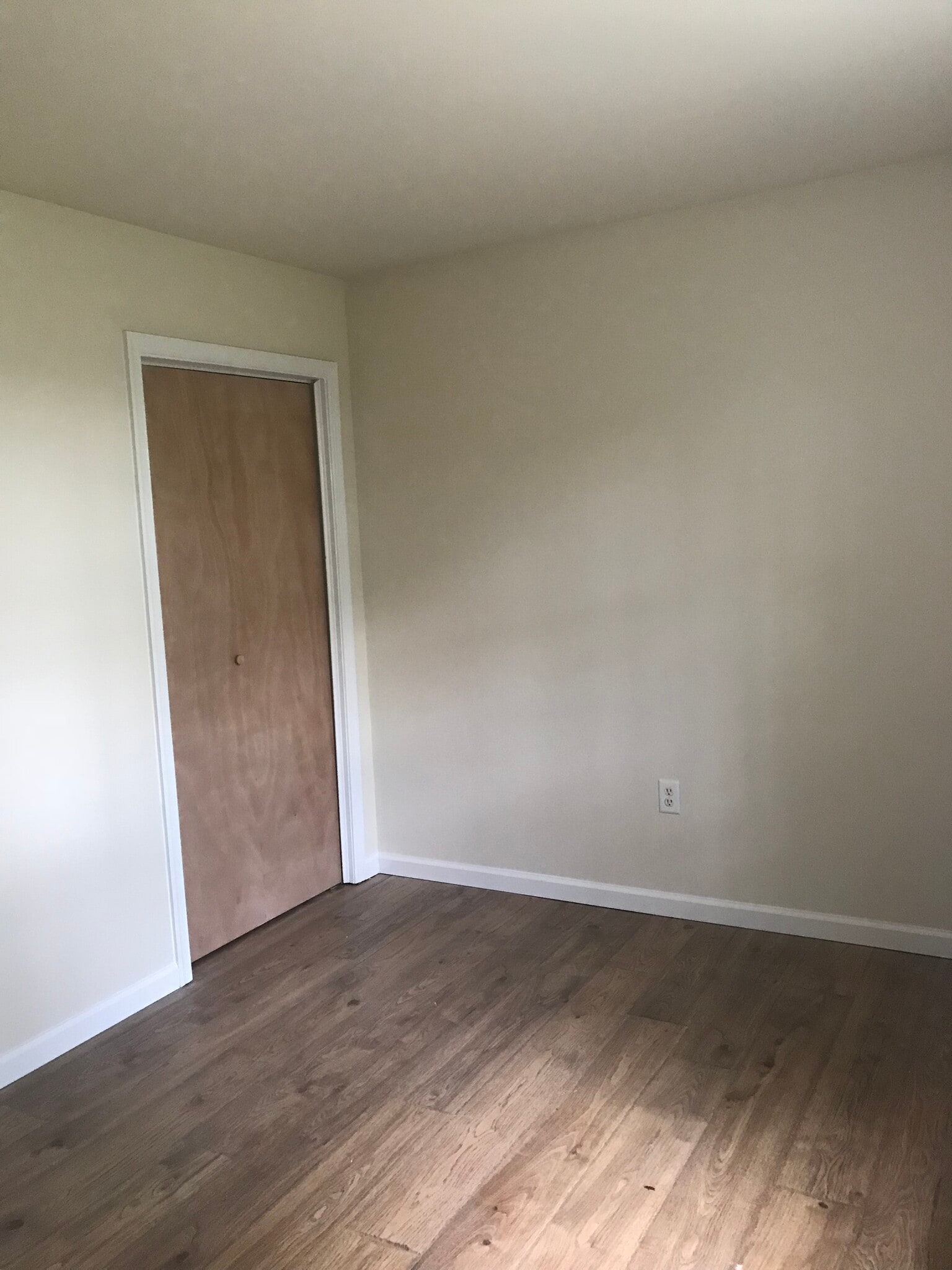 Building Photo - 10 Candlewood Ln