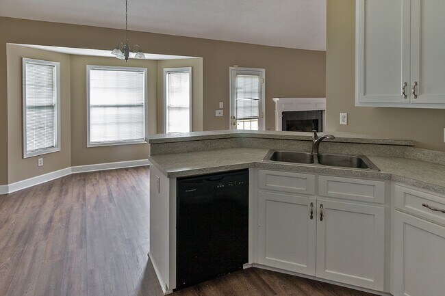 Building Photo - Home in Prattville