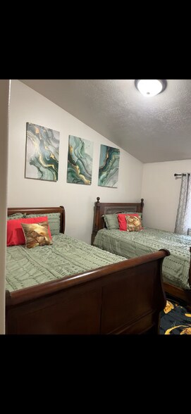 Building Photo - 1602 N Stevens Dr