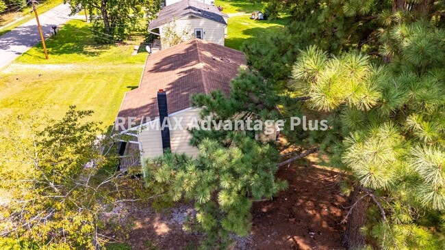 Building Photo - 4 Bedroom Home in Blackstone!