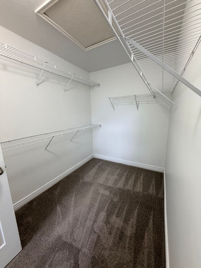 Building Photo - PAY NOTHING UNTIL AUGUST 1ST- 3 Bed, 2.5 Bath Townhome in Pleasant Grove