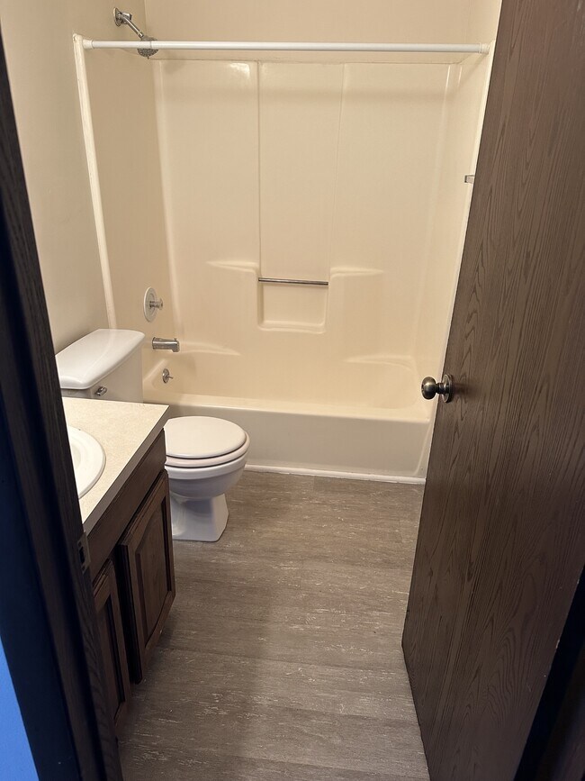 Building Photo - 338 Oxford Ct