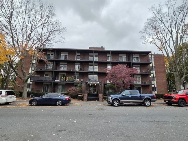 Building Photo - 45 Oval Rd