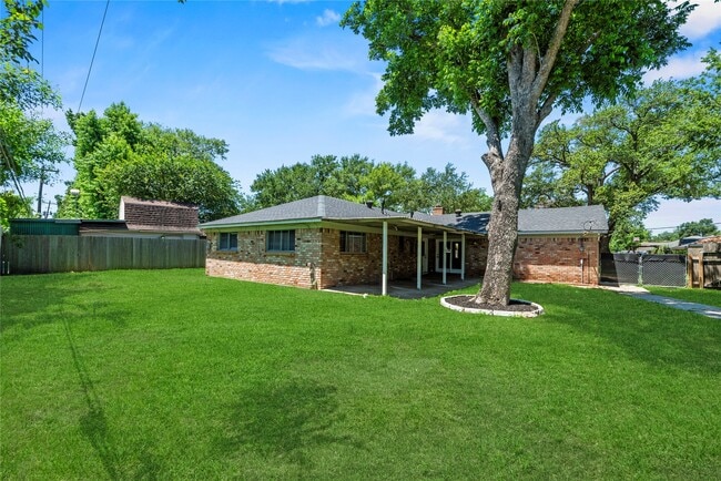 Building Photo - 4014 Mona Lee Ln