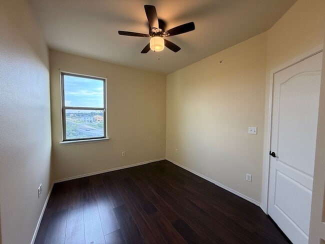 Building Photo - Escondido Townhomes