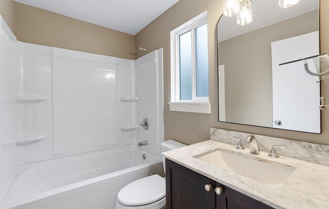 Building Photo - 1614 Village Park Pl