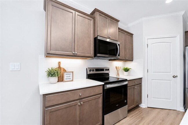 Building Photo - 24 Berryville Dr