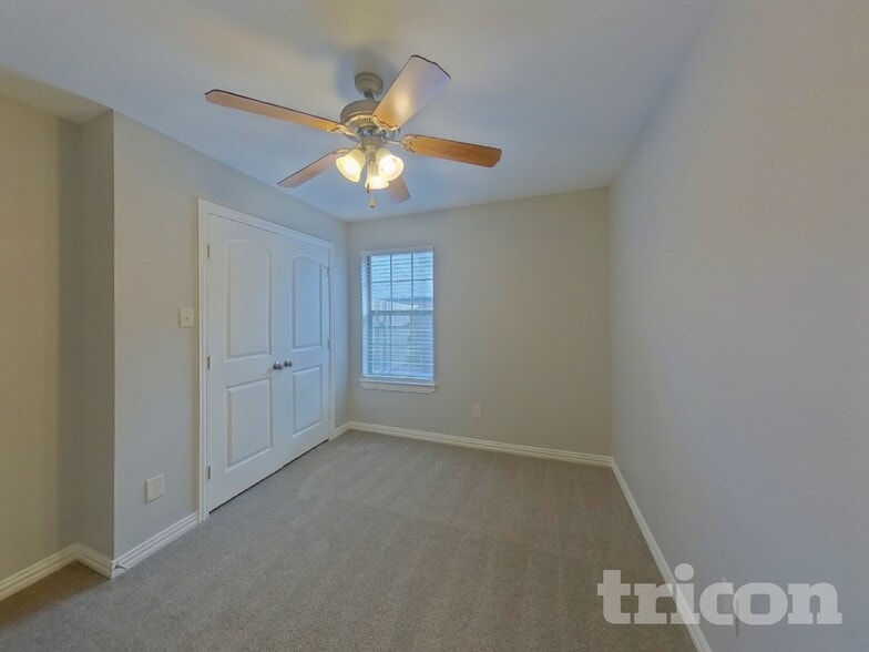 Building Photo - 804 Rambling Ct