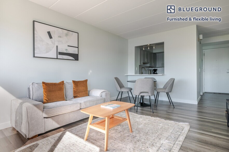 Building Photo - 1925 Commonwealth Ave