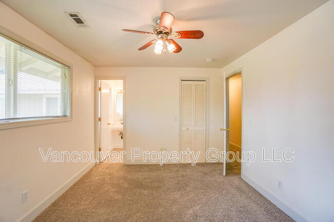 Building Photo - 7104 Louisiana Dr