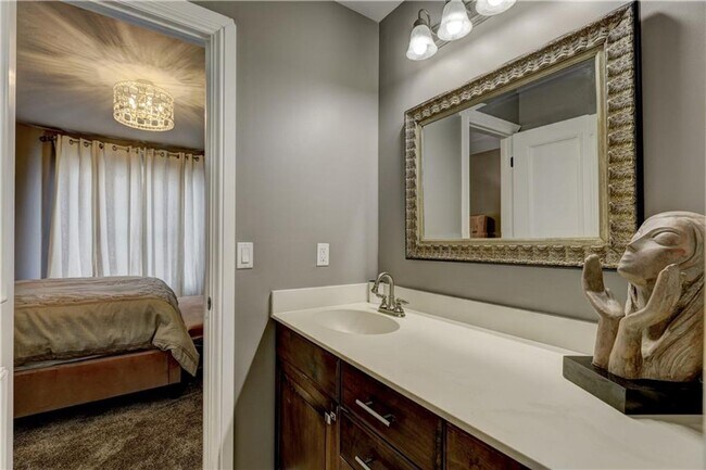 Building Photo - Luxury home in Oak Tree Park with a pool/tennis court/playground/walking trails - Edmond North Hi...