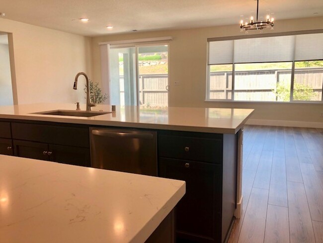 Building Photo - Beautiful 3-Bedroom Home in Russell Ranch ...