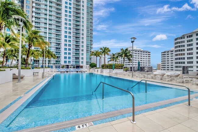 Building Photo - 951 Brickell Ave