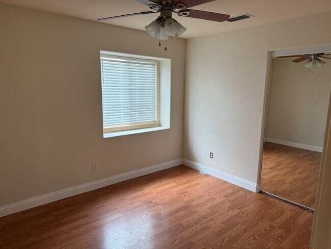 Building Photo - Modern 4 Bedroom w/ Loft Stonegate Area Vacaville *Star Rentals