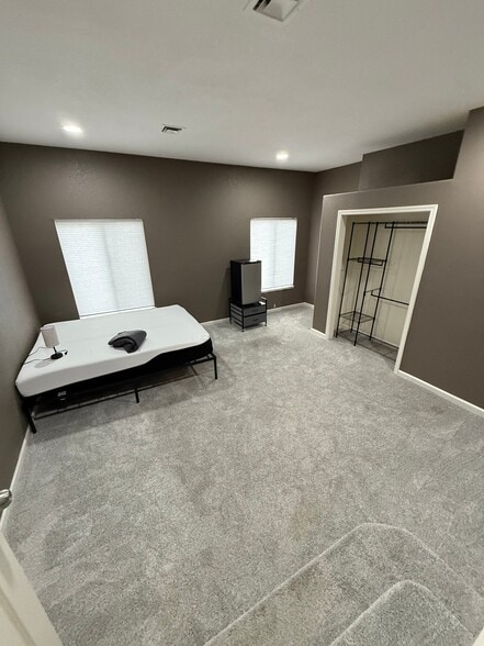 Building Photo - 9487 Dalton Way