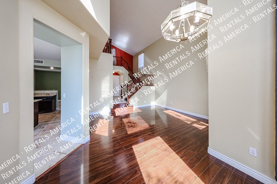 Building Photo - 2127 E Nighthawk Wy