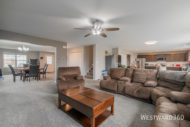 Building Photo - 2971 Ellsworth Dr