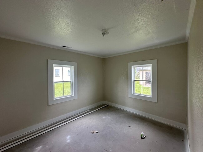Building Photo - FULLY RENOVATED! 3 Bed/2 Bath in Wanchese