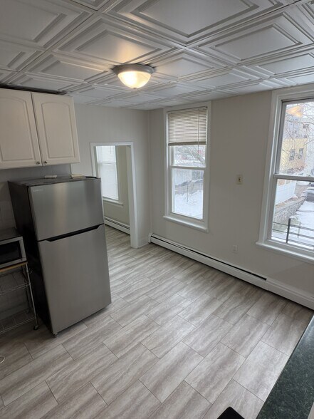 Building Photo - 317 21st St